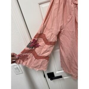 Standard Grace Pink Embroidered Boho Blouse Frayed Hem Button Back Large NWT